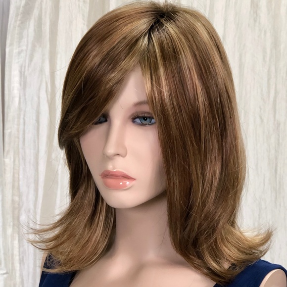NWT Noriko Kenzie Sugar Cane Shoulder Length Wig with Layers - Picture 4 of 8